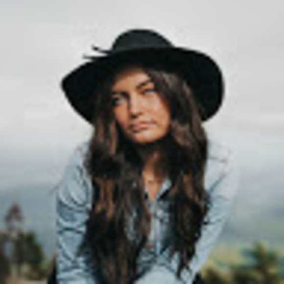 Meet your Posher, Cloey - Picture 1 of 1